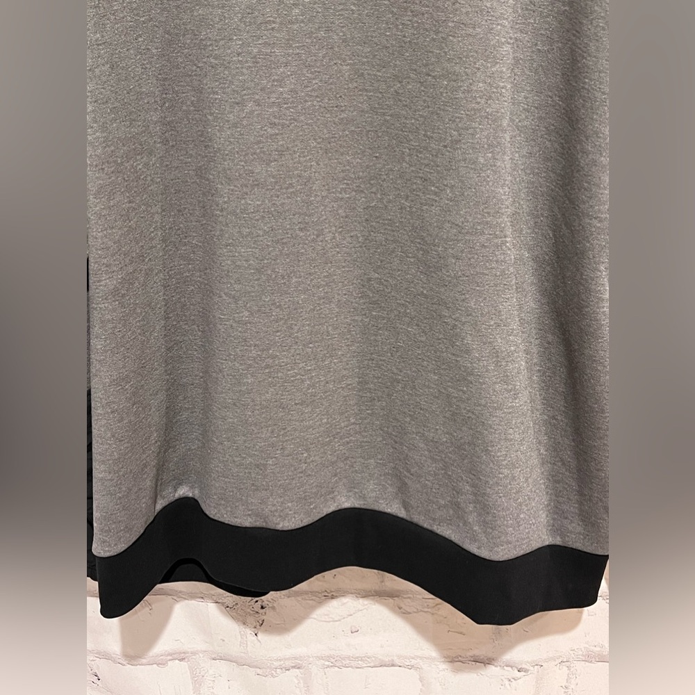 The North Face Graphic Long Sleeve Crew Neck Sweater - Picture 6 of 11